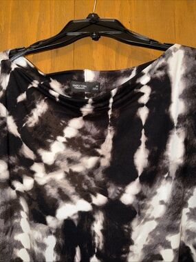Simply Vera Black & White Tie-Dye Oversized 3/4 sleeve Top